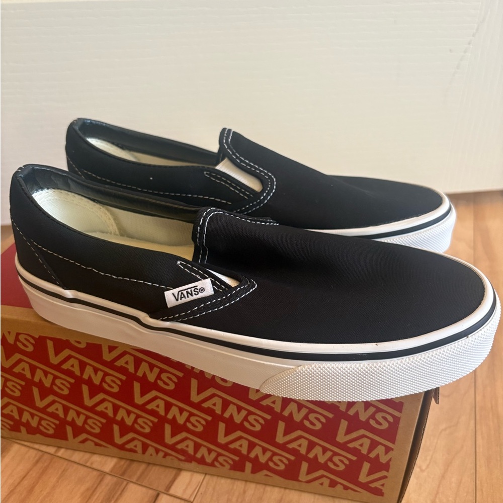 Vans Classic Black Slip-On Shoes - Picture 3 of 5